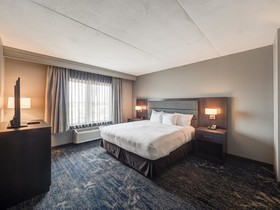 DoubleTree by Hilton Hotel Bloomington