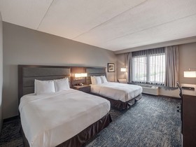 DoubleTree by Hilton Hotel Bloomington