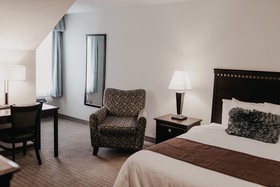 Eastland Suites Hotel & Conference Center
