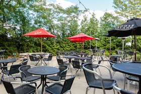 Holiday Inn & Suites Bloomington-Airport