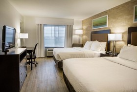 Holiday Inn & Suites Bloomington-Airport