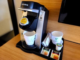 Holiday Inn & Suites Bloomington-Airport