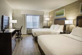 Holiday Inn & Suites Bloomington-Airport