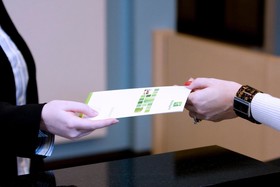 Holiday Inn & Suites Bloomington-Airport