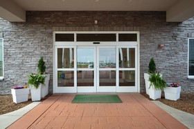 Holiday Inn & Suites Bloomington-Airport