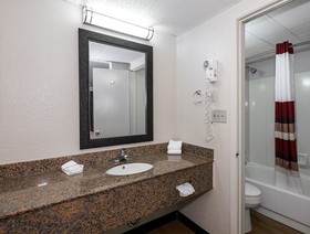 Red Roof Inn Bloomington