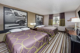 Super 8 by Wyndham Bloomington