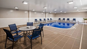 Country Inn & Suites by Radisson, Bolingbrook, I-55