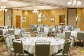 Holiday Inn Hotel & Suites Bolingbrook