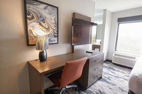 Best Western Plus Bourbonnais Hotel & Suites