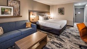 Best Western Plus Bourbonnais Hotel & Suites