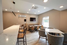 Best Western Plus Bourbonnais Hotel & Suites
