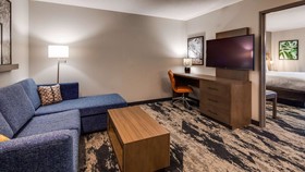 Best Western Plus Bourbonnais Hotel & Suites