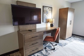 Best Western Plus Bourbonnais Hotel & Suites