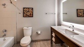 Best Western Plus Bourbonnais Hotel & Suites
