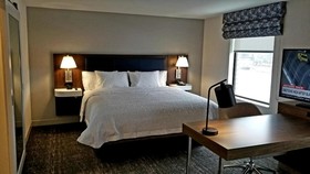 Hampton Inn and Suites Chicago-Burr Ridge