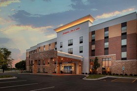 Hampton Inn and Suites Chicago-Burr Ridge