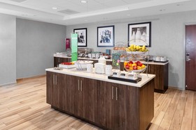 Hampton Inn and Suites Chicago-Burr Ridge