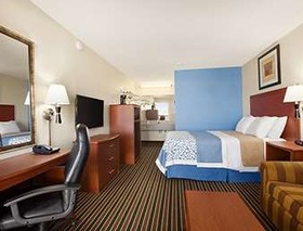 Days Inn by Wyndham Champaign/Urbana
