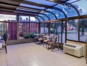 Super 8 by Wyndham Champaign