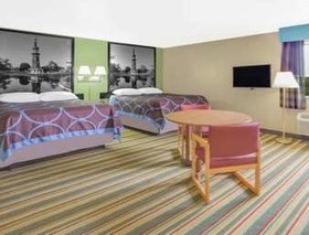 Super 8 by Wyndham Champaign