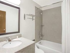 Super 8 by Wyndham Champaign