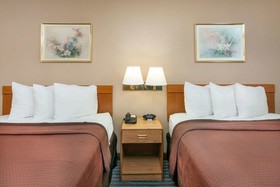 Days Inn by Wyndham Charleston