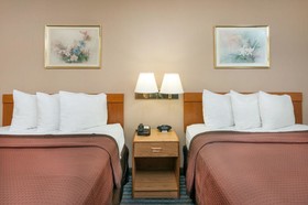 Days Inn by Wyndham Charleston