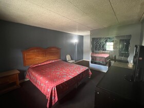 Capital O Empire Motel Chicago I-94