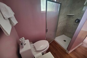 OYO Hotel Edgebrook Chicago North Shore