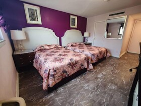 OYO Hotel Edgebrook Chicago North Shore