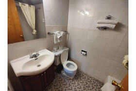 OYO Hotel Edgebrook Chicago North Shore