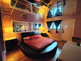 OYO Hotel Edgebrook Chicago North Shore