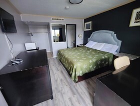 OYO Hotel Edgebrook Chicago North Shore