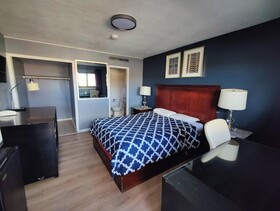 OYO Hotel Edgebrook Chicago North Shore