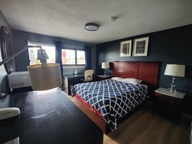 OYO Hotel Edgebrook Chicago North Shore