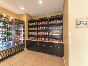 La Quinta Inn & Suites by Wyndham Collinsville - St. Louis