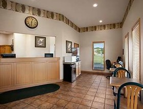 Super 8 by Wyndham Collinsville St. Louis