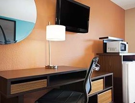 Super 8 by Wyndham Collinsville St. Louis