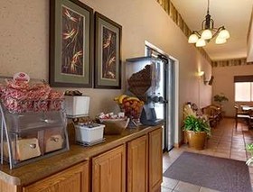 Super 8 by Wyndham Collinsville St. Louis