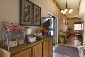 Super 8 by Wyndham Collinsville St. Louis
