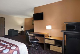 Super 8 by Wyndham Collinsville St. Louis
