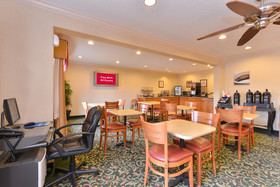 Red Roof Inn & Suites Danville