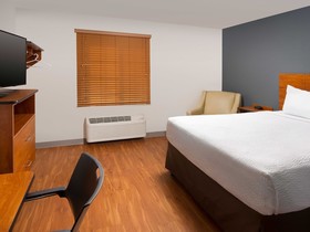 WoodSpring Suites Chicago Darien
