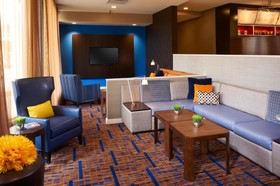 Courtyard by Marriott Chicago Deerfield