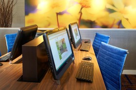 Courtyard by Marriott Chicago Deerfield