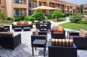 Courtyard by Marriott Chicago Deerfield