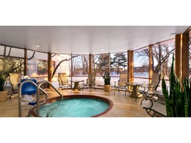 Embassy Suites by Hilton Chicago North Shore Deerfield
