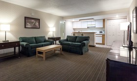 Red Roof Inn & Suites Dekalb