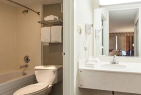 Red Roof Inn & Suites Dekalb